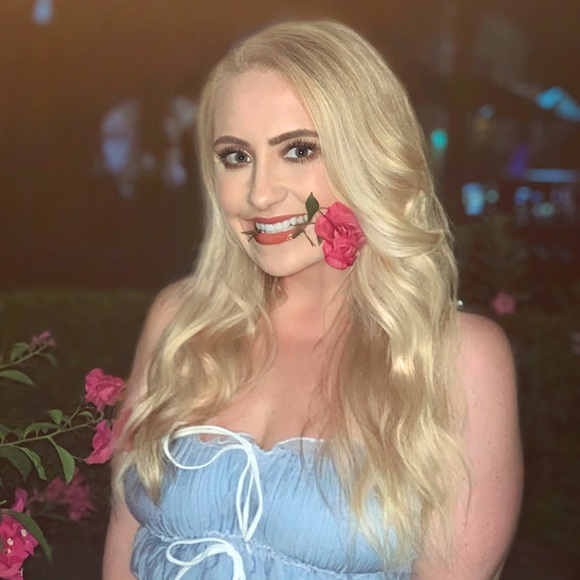 Meet your Posher, Lacey - Picture 1 of 1